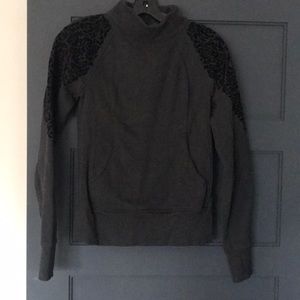 Lulu lemon black rose shoulder sweatshirt